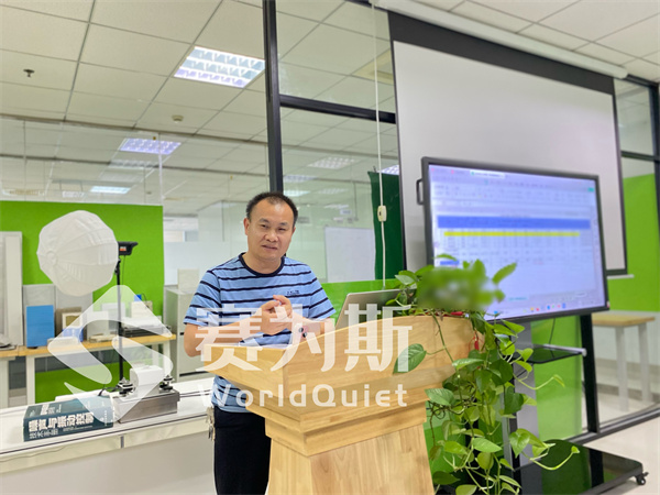 第二季度工作总结与下一阶段战略部署会议