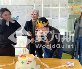 风吹过赛为斯的长廊，捎来一岁的信笺