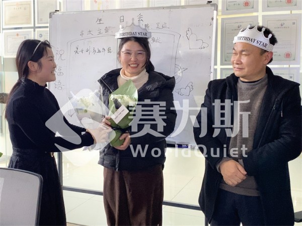 风吹过赛为斯的长廊，捎来一岁的信笺