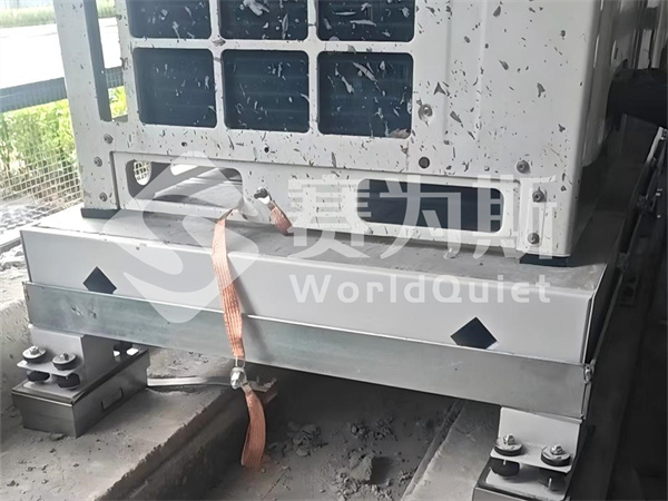 空调热泵机组噪声治理：隔声与减振的双重策略